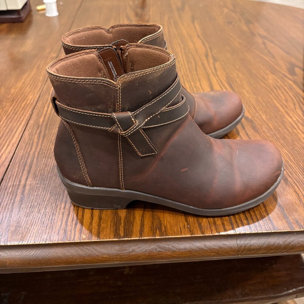 Clarks womens Angie Spice 9.5 ankle boot